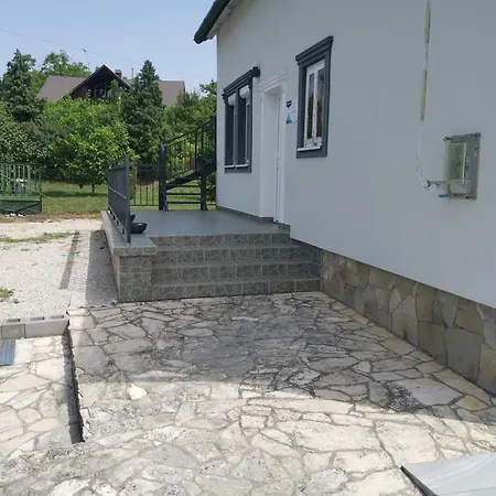 Konukevi Zeteny Vendeghaz