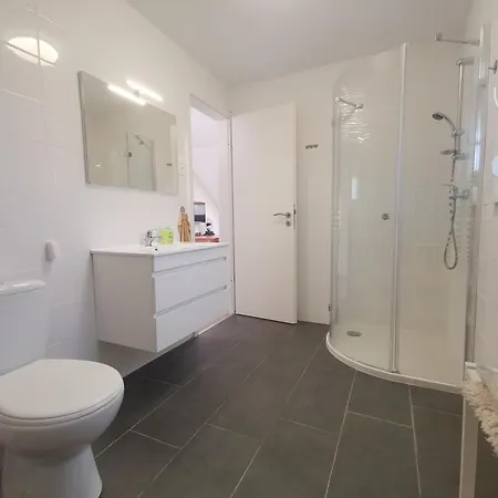 Zeteny Vendeghaz Konukevi *
